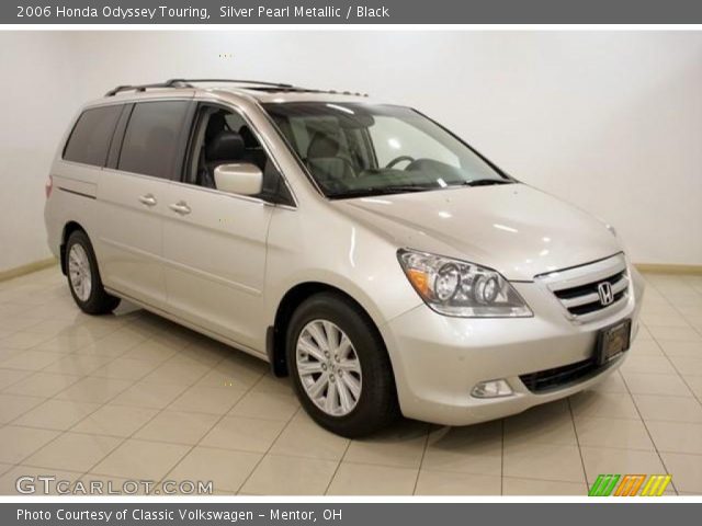 2006 Honda Odyssey Touring in Silver Pearl Metallic