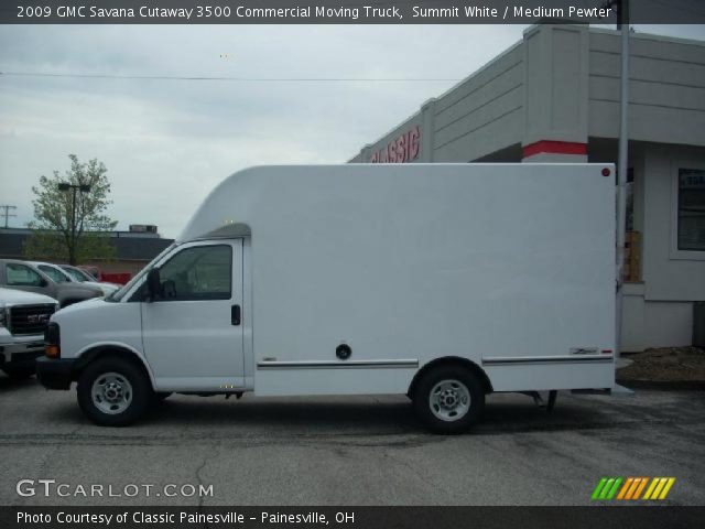 2009 GMC Savana Cutaway 3500 Commercial Moving Truck in Summit White