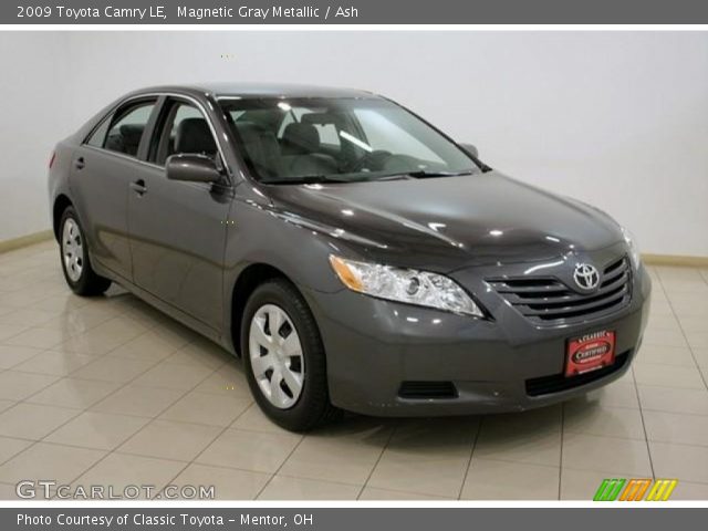 2009 Toyota Camry LE in Magnetic Gray Metallic