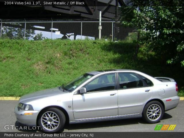 2004 Volvo S40 1.9T in Silver Metallic