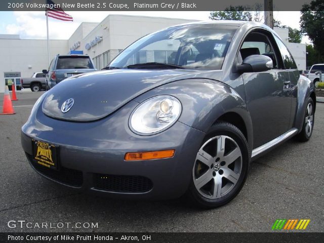 2006 Volkswagen New Beetle 2.5 Coupe in Platinum Grey