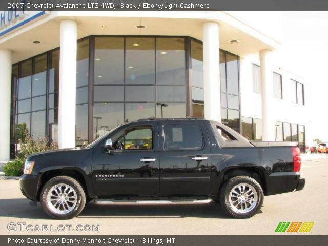 2007 Chevrolet Avalanche LTZ 4WD in Black