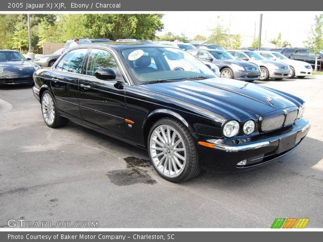 2005 Jaguar XJ XJR in Ebony