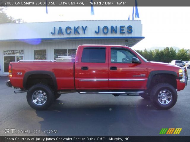 2005 GMC Sierra 2500HD SLT Crew Cab 4x4 in Fire Red