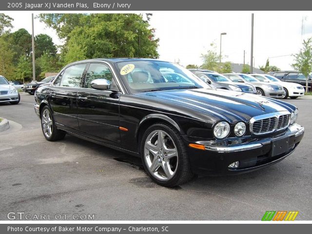 2005 Jaguar XJ Vanden Plas in Ebony