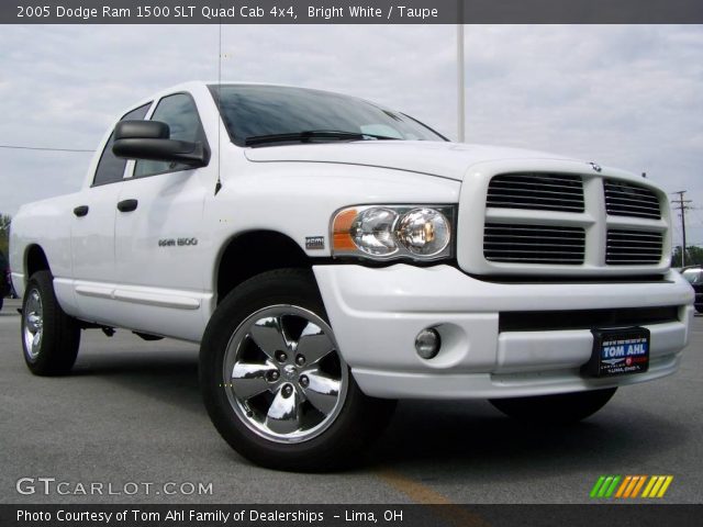 2005 Dodge Ram 1500 SLT Quad Cab 4x4 in Bright White