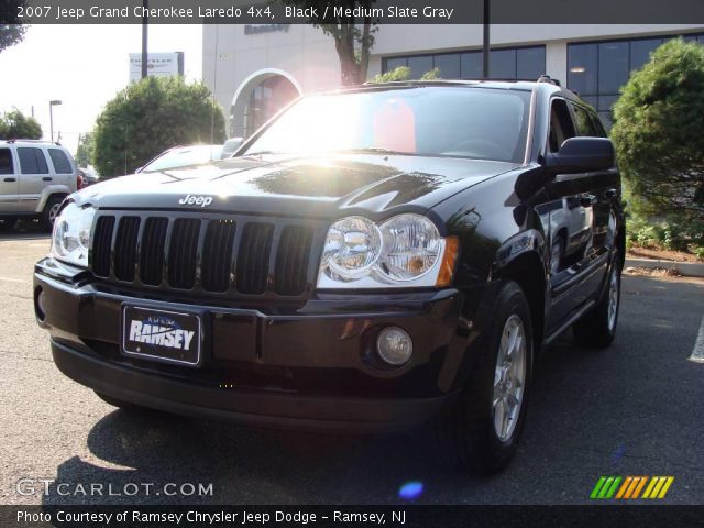 2007 Jeep Grand Cherokee Laredo 4x4 in Black