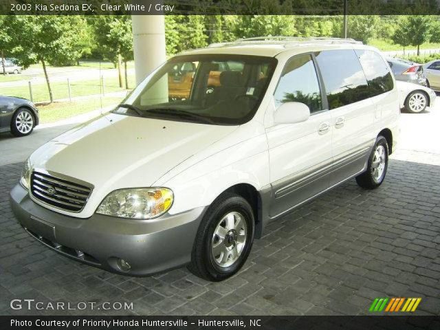 2003 Kia Sedona EX in Clear White