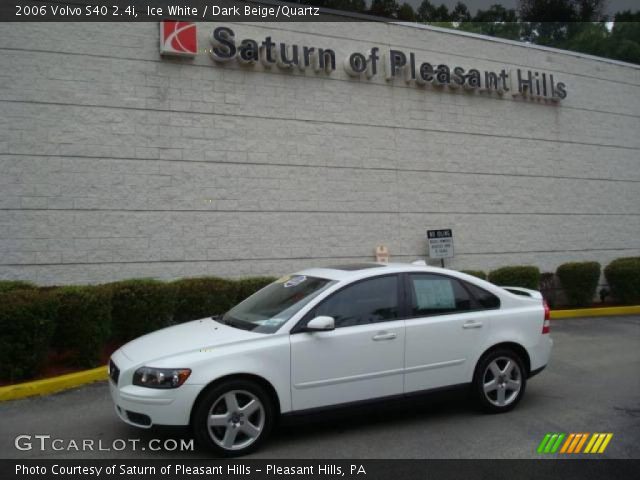 2006 Volvo S40 2.4i in Ice White