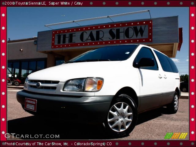 2000 Toyota Sienna LE in Super White