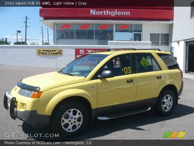 2003 Saturn VUE V6 AWD in Light Yellow