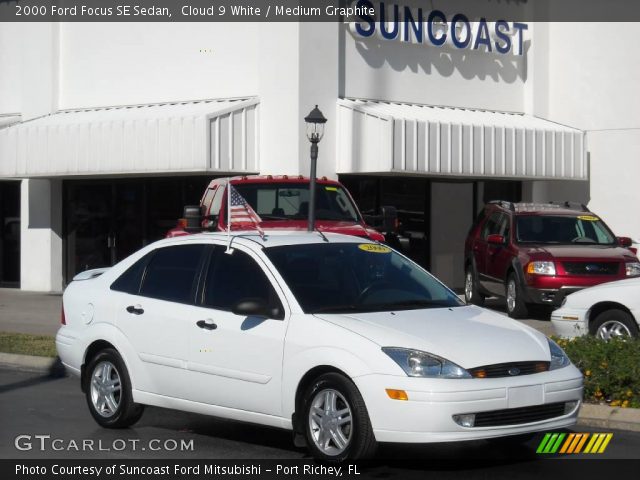 2000 Ford Focus SE Sedan in Cloud 9 White