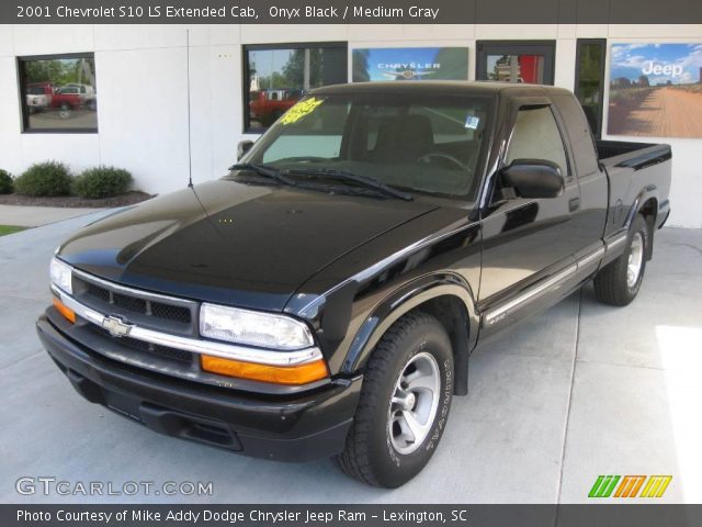 2001 Chevrolet S10 LS Extended Cab in Onyx Black