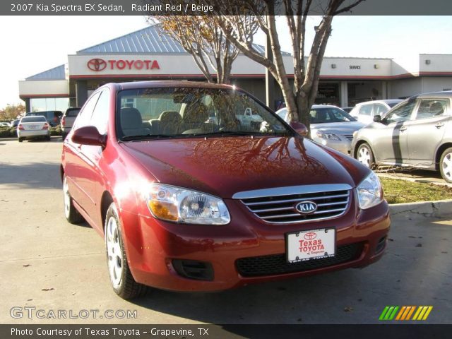 2007 Kia Spectra EX Sedan in Radiant Red