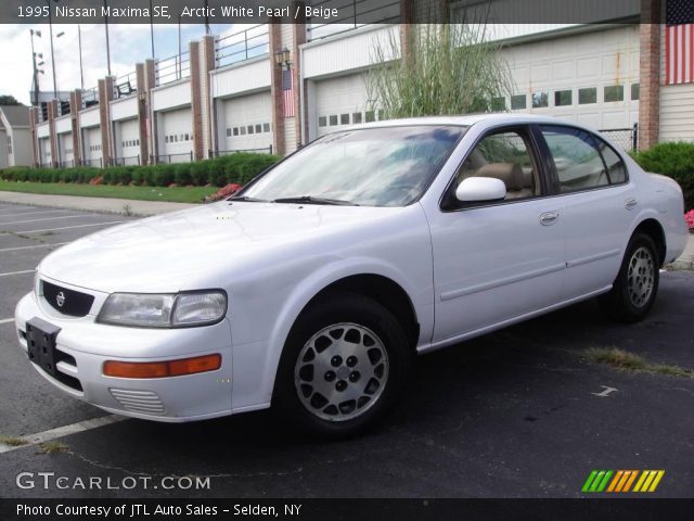 1995 Nissan Maxima SE in Arctic White Pearl