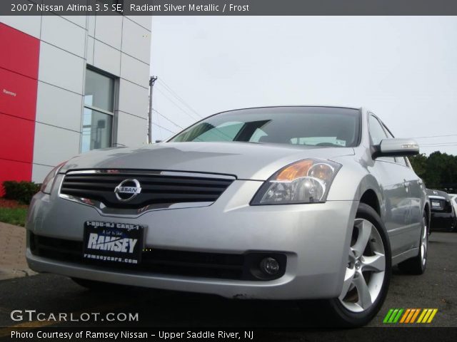 2007 Nissan Altima 3.5 SE in Radiant Silver Metallic