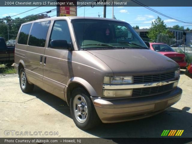 2004 Chevrolet Astro LS Passenger Van in Bronzemist Metallic