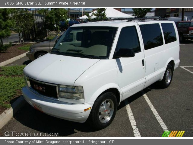 2005 GMC Safari SLE in Summit White
