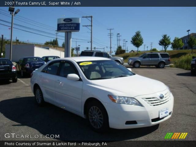 2007 Toyota Camry LE in Super White
