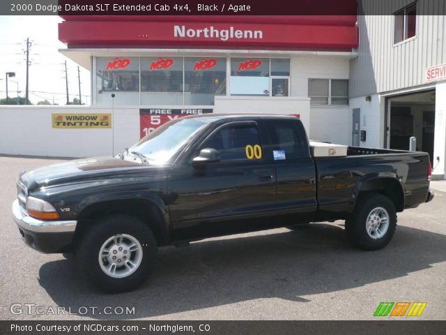 2000 Dodge Dakota SLT Extended Cab 4x4 in Black