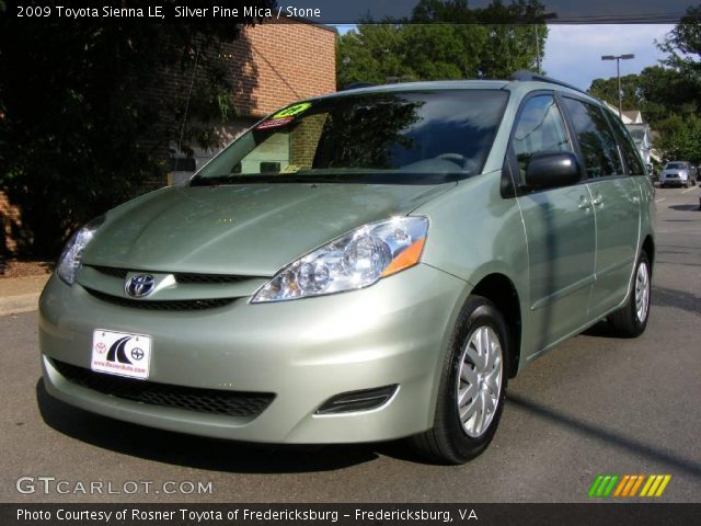 2009 Toyota Sienna LE in Silver Pine Mica