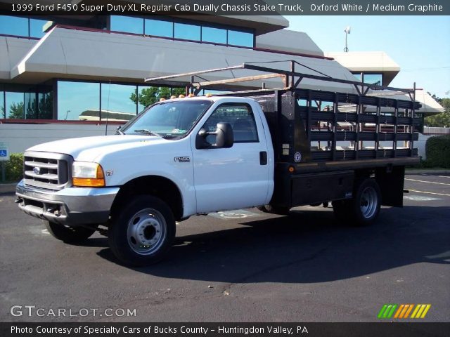 1999 Ford F450 Super Duty XL Regular Cab Dually Chassis Stake Truck in Oxford White