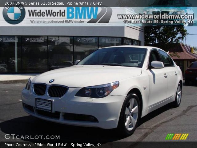 2007 BMW 5 Series 525xi Sedan in Alpine White