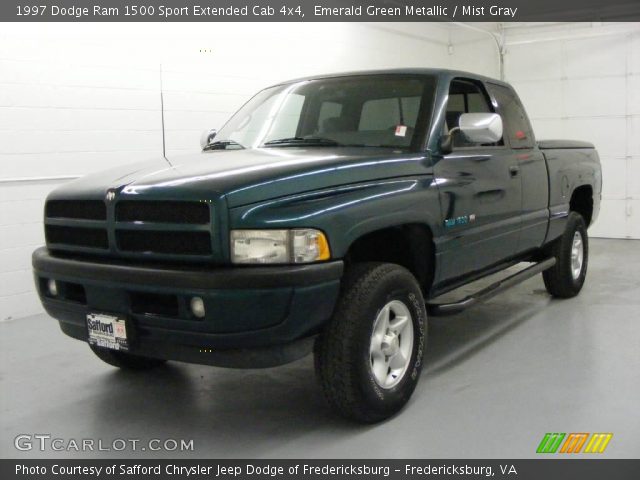 1997 Dodge Ram 1500 Sport Extended Cab 4x4 in Emerald Green Metallic
