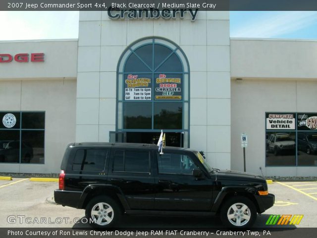 2007 Jeep Commander Sport 4x4 in Black Clearcoat