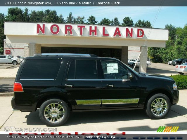 2010 Lincoln Navigator 4x4 in Tuxedo Black Metallic