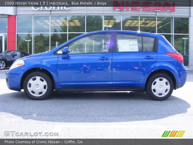 2009 Nissan Versa 1.8 S Hatchback in Blue Metallic