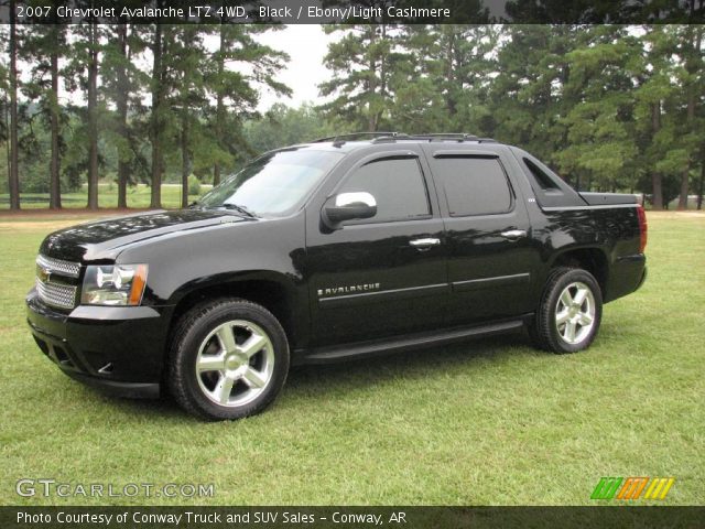 2007 Chevrolet Avalanche LTZ 4WD in Black