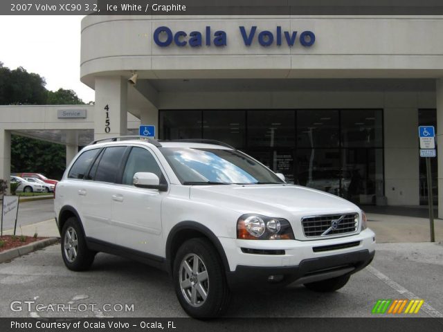 2007 Volvo XC90 3.2 in Ice White