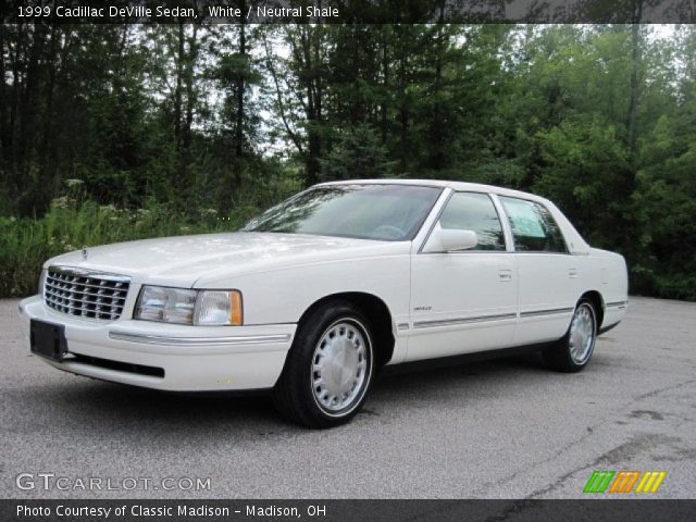 1999 Cadillac DeVille Sedan in White