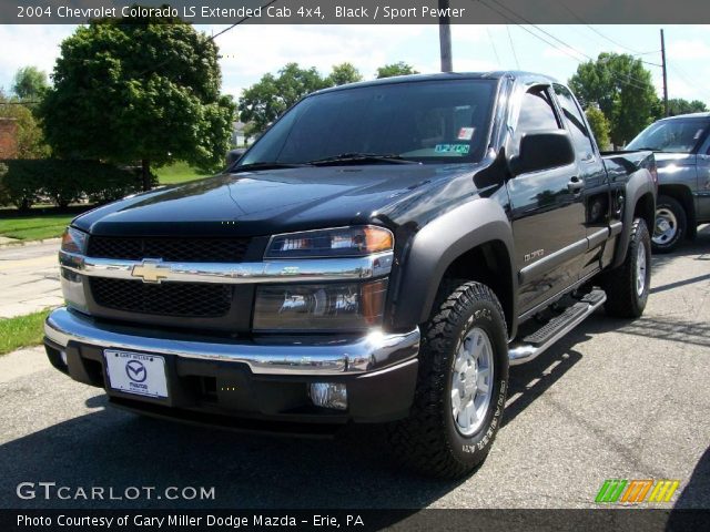 2004 Chevrolet Colorado LS Extended Cab 4x4 in Black