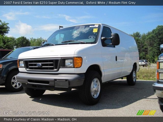 2007 Ford E Series Van E250 Super Duty Commercial in Oxford White