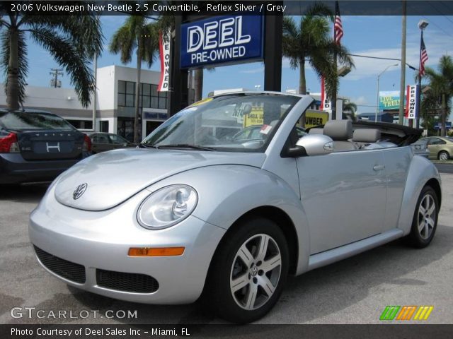 2006 Volkswagen New Beetle 2.5 Convertible in Reflex Silver