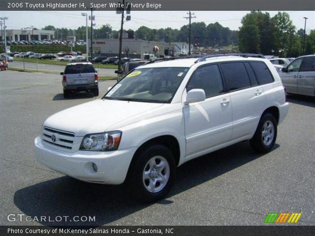 2006 Toyota Highlander I4 in Super White