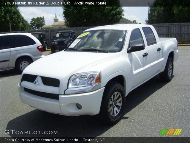 2008 Mitsubishi Raider LS Double Cab in Arctic White