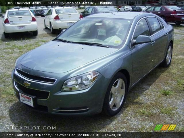 2009 Chevrolet Malibu LT Sedan in Silver Moss Metallic