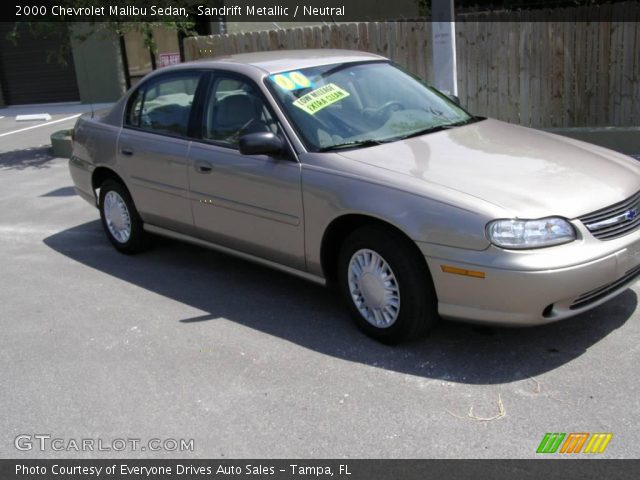 2000 Chevrolet Malibu Sedan in Sandrift Metallic