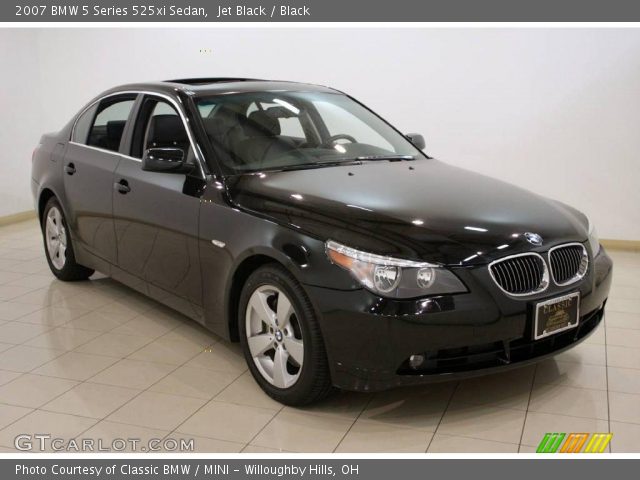 2007 BMW 5 Series 525xi Sedan in Jet Black