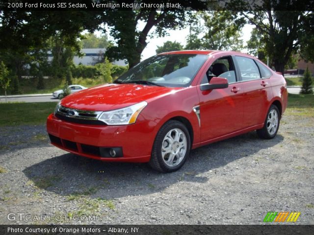 2008 Ford Focus SES Sedan in Vermillion Red