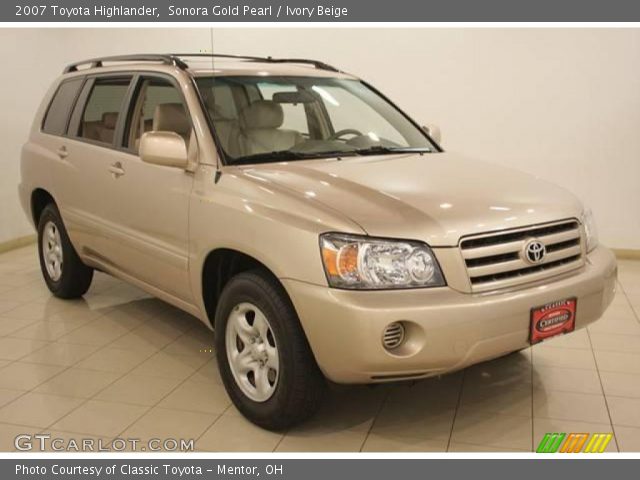 2007 Toyota Highlander  in Sonora Gold Pearl