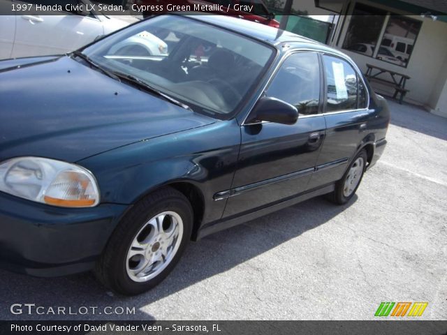 1997 Honda Civic LX Sedan in Cypress Green Metallic