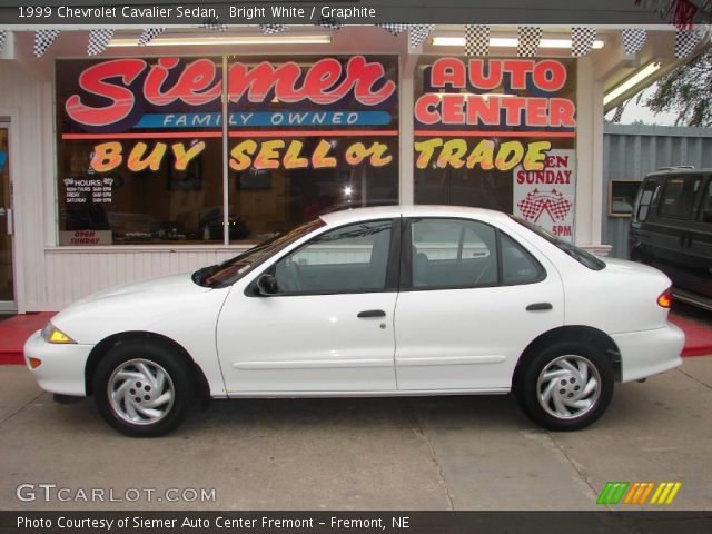 1999 Chevrolet Cavalier Sedan in Bright White