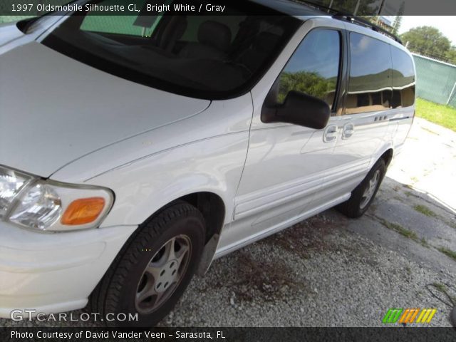 1997 Oldsmobile Silhouette GL in Bright White