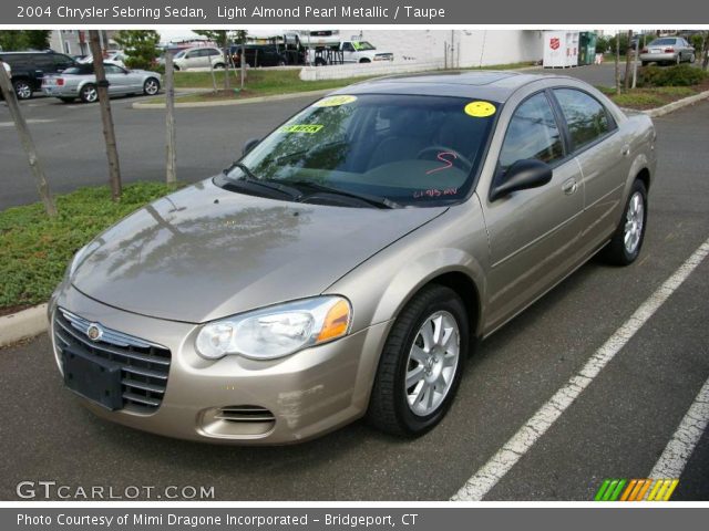 2004 Chrysler Sebring Sedan in Light Almond Pearl Metallic