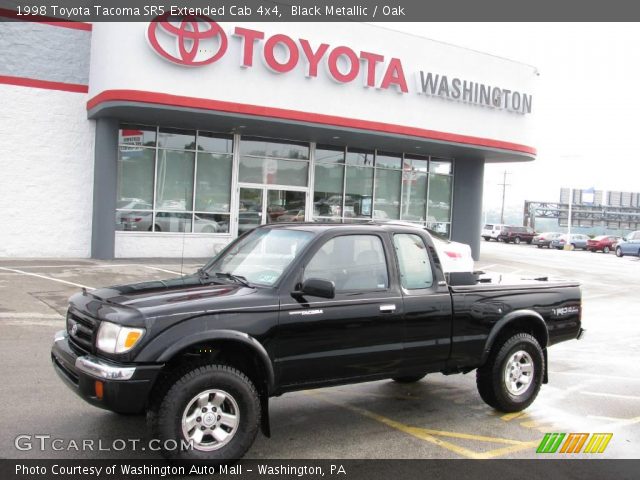 1998 Toyota Tacoma SR5 Extended Cab 4x4 in Black Metallic
