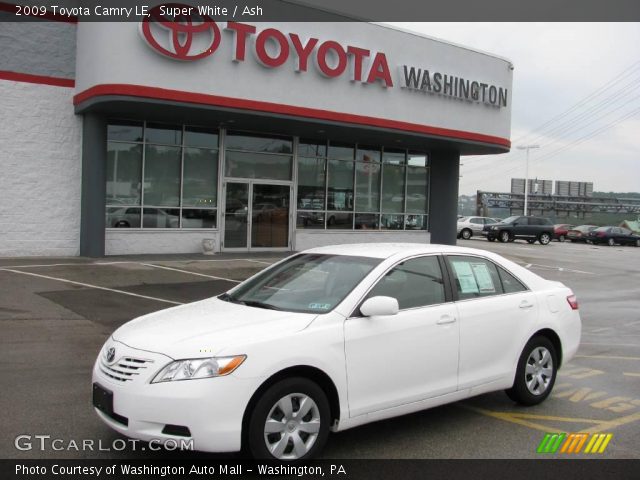 2009 Toyota Camry LE in Super White